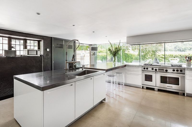 Wolf,Kitchen