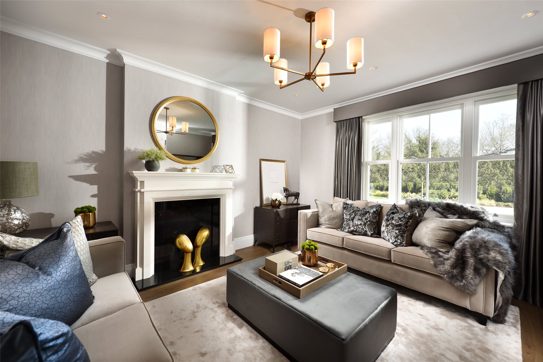 Richmond Chase,Lounge