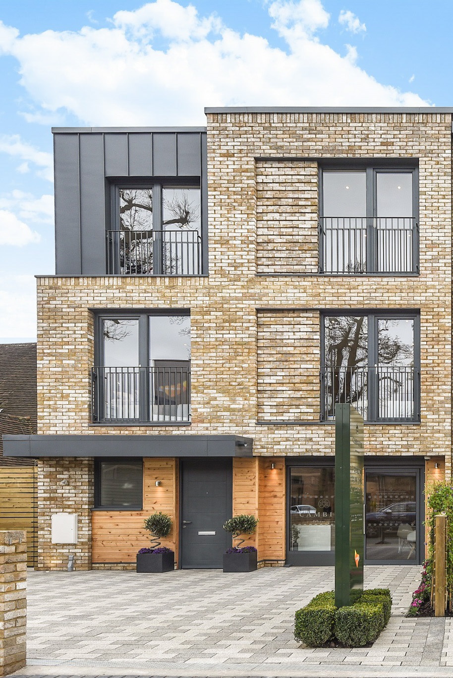 Lendlease,Front Elevation