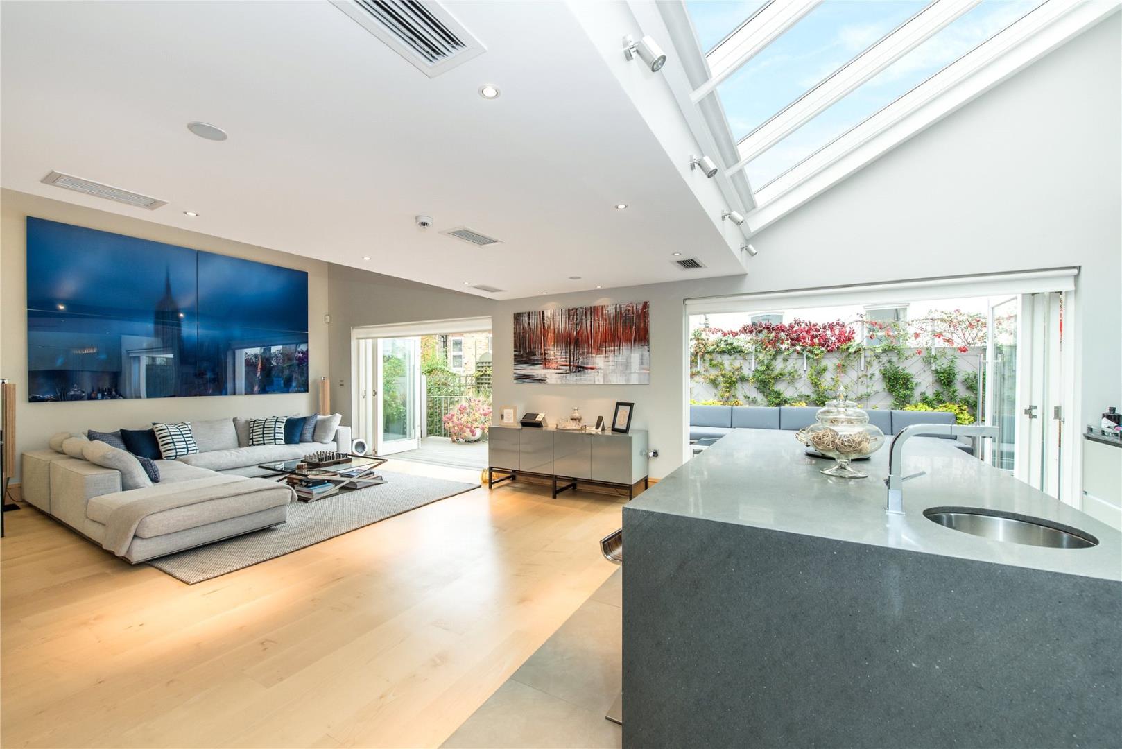 Bang and Olufsen,Family room