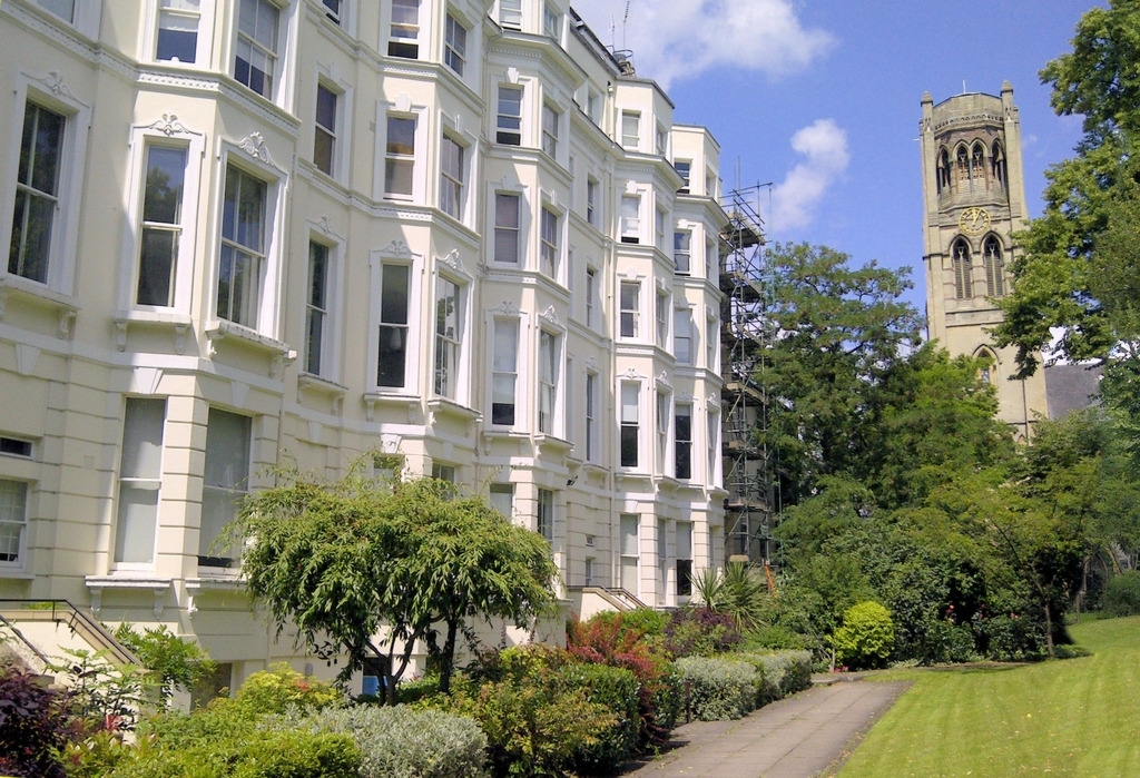 Studio flat to rent in Pinehurst Court, Colville Gardens, W11, London