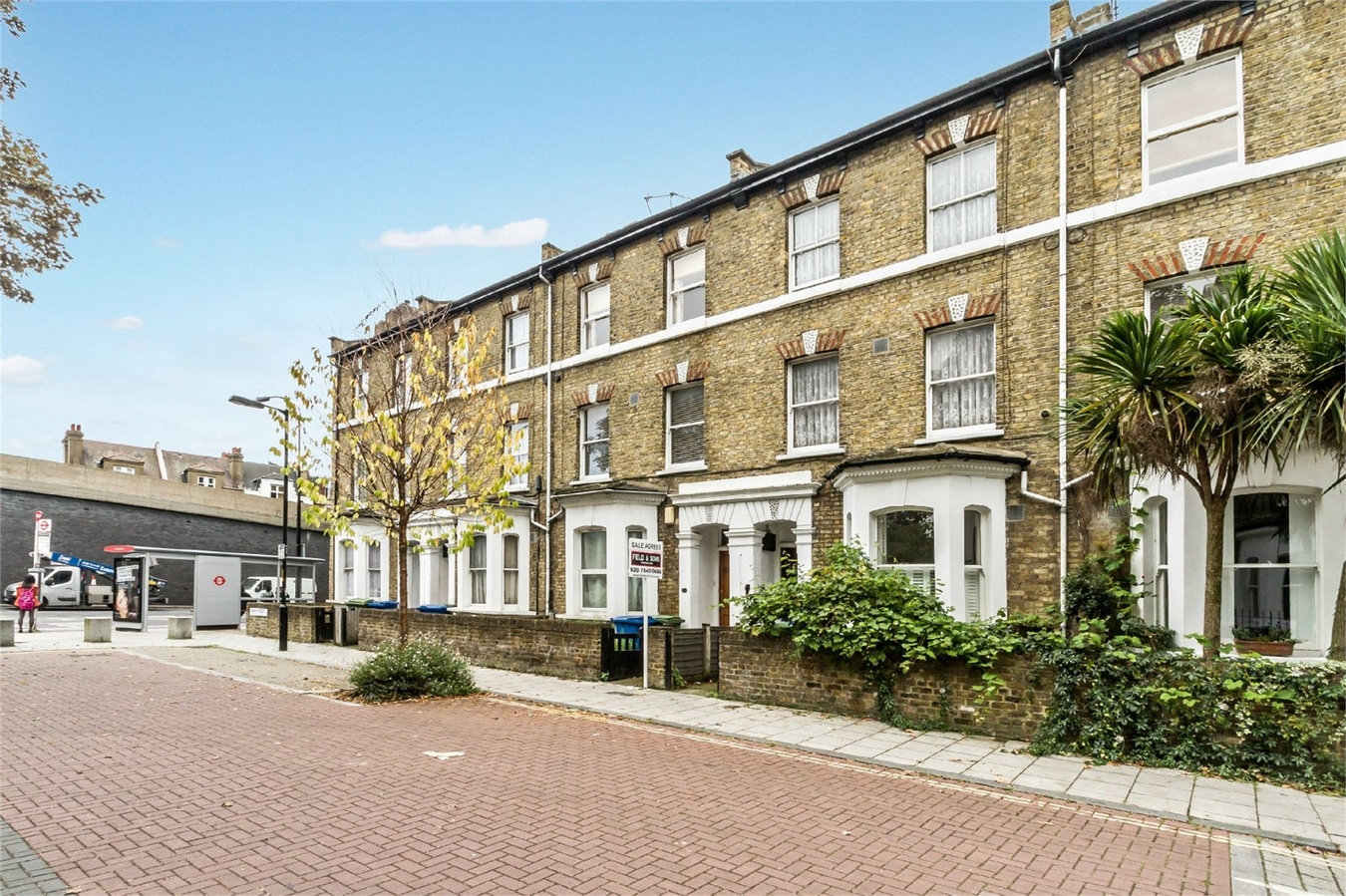 bedroom flat for sale in darwin street se17 london £ 325000 added a 