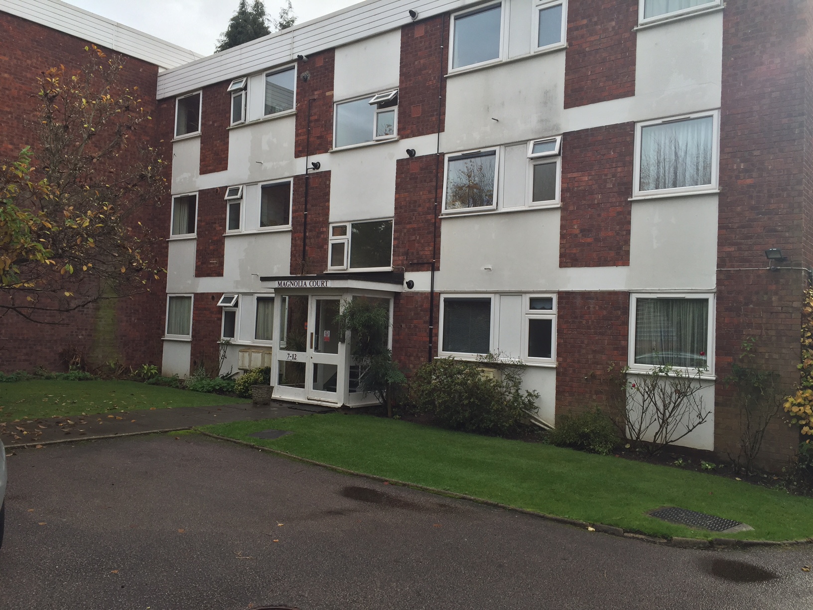 2 bedroom flat to rent in Woodside Grange Road, Woodside Park Finchley