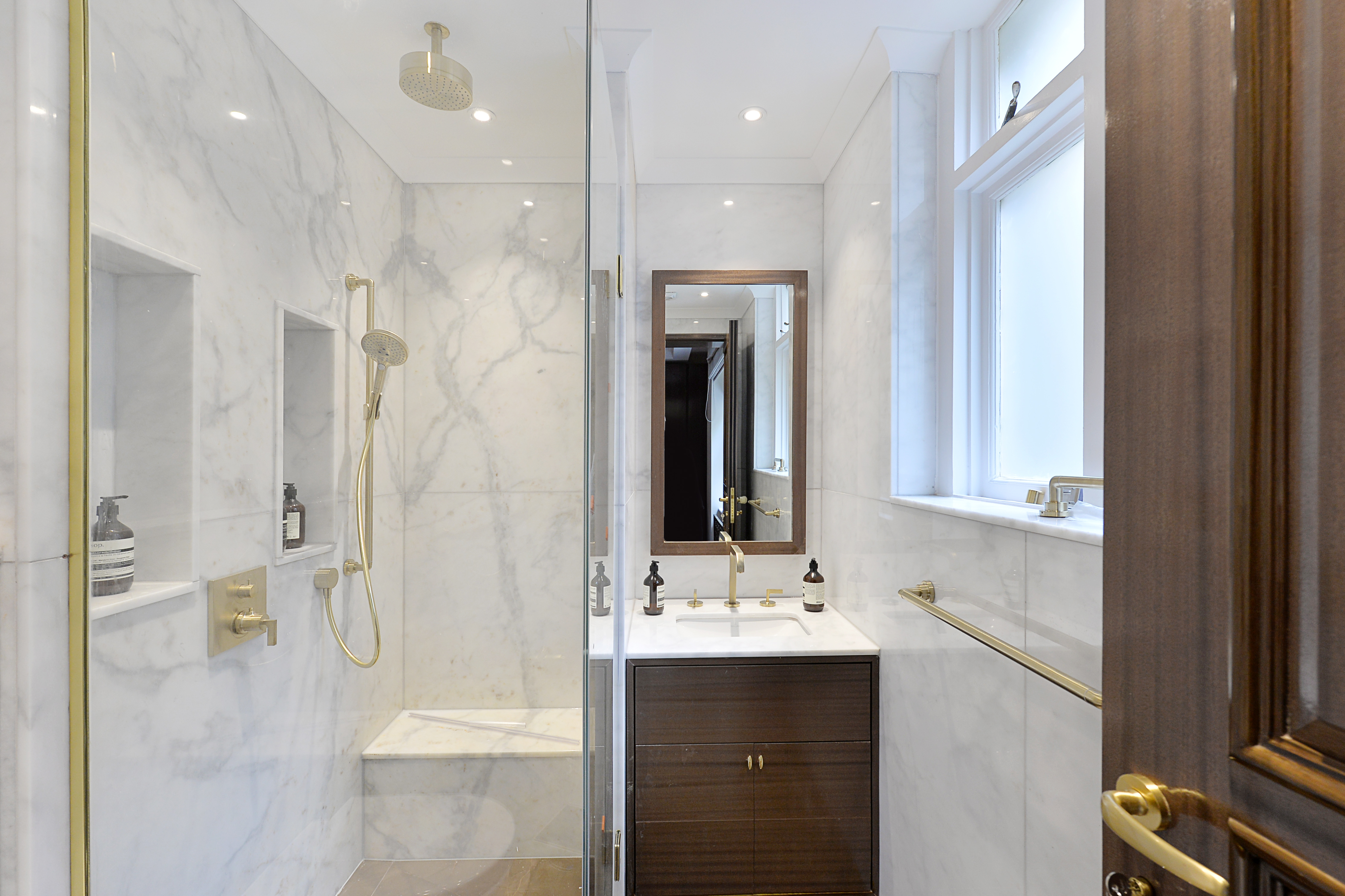 Montagu Mansions,Bathroom