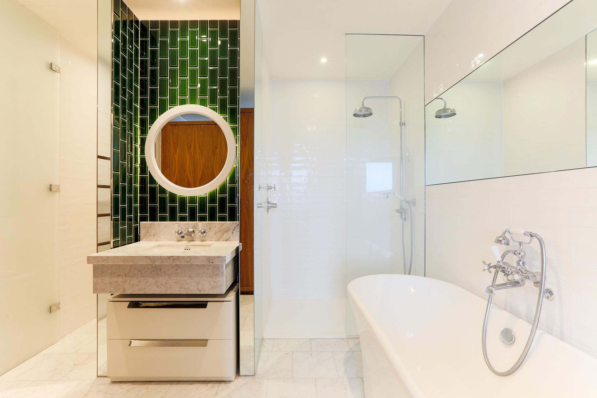 Embassy Gardens,Bathroom