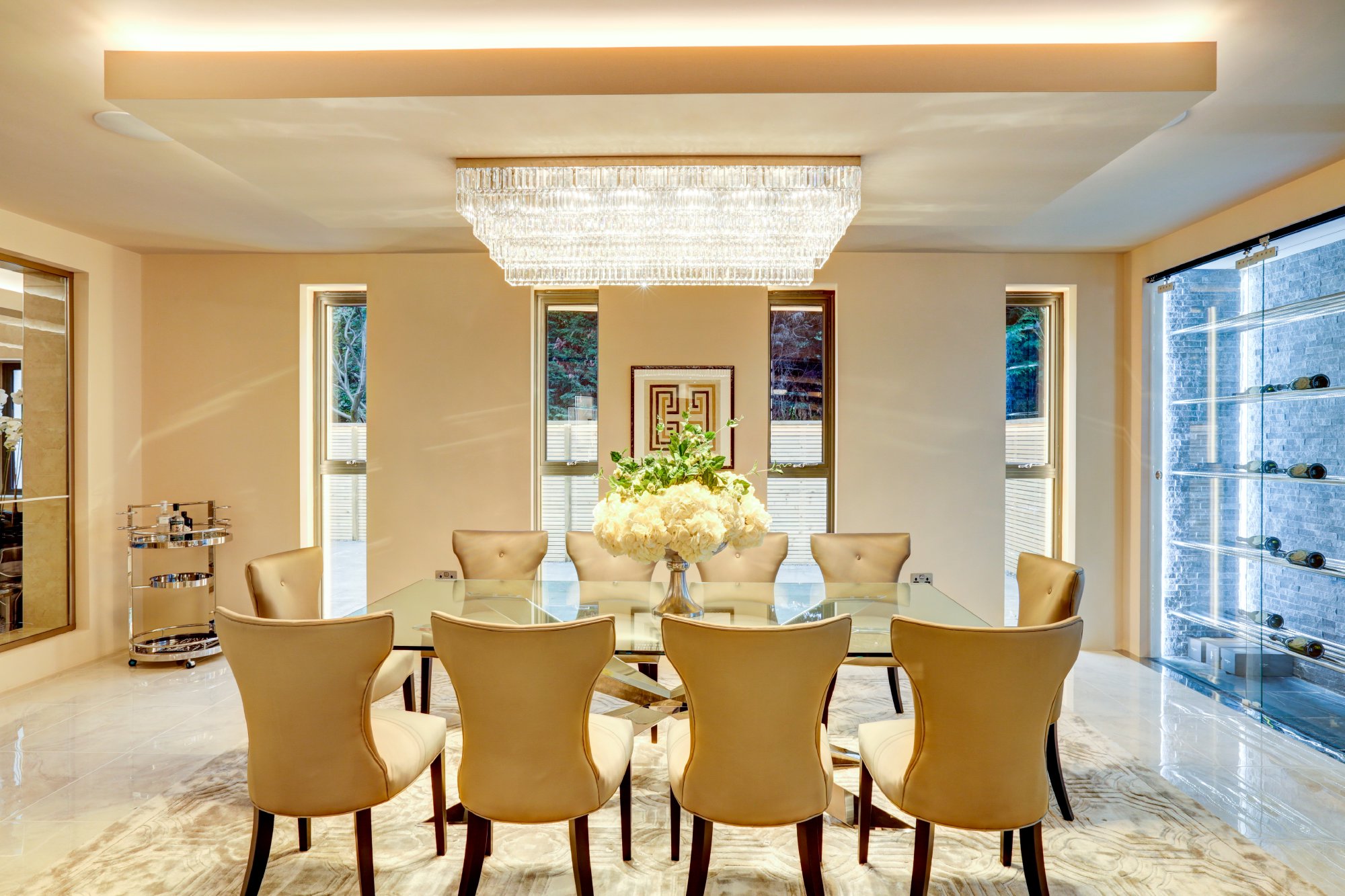 Guy Phoenix,Dining room