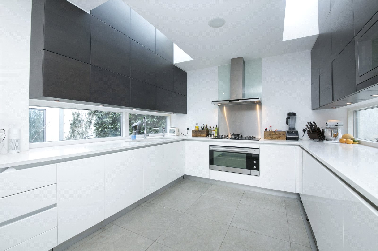 Tasou Associates,Kitchen