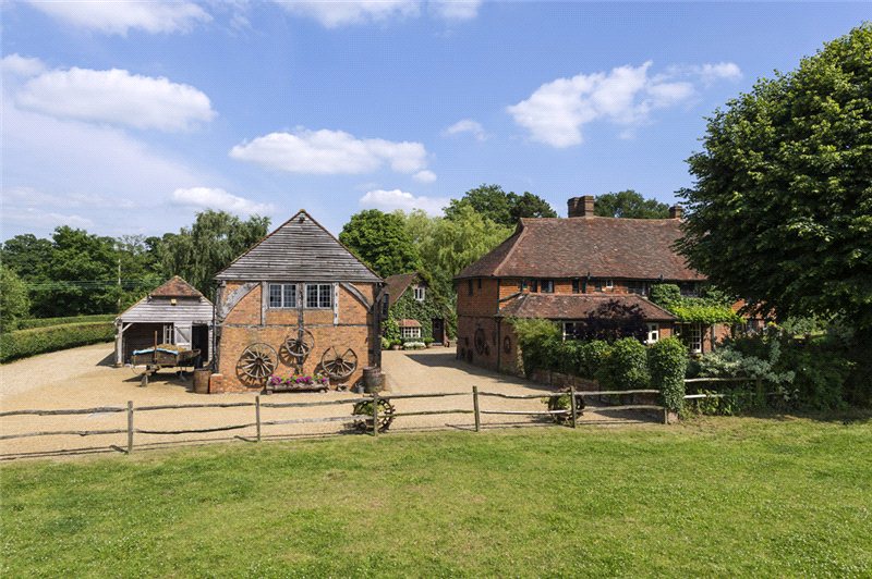 Wasp Green Lane, Outwood, Surrey RH1, 4 bedroom detached house for sale