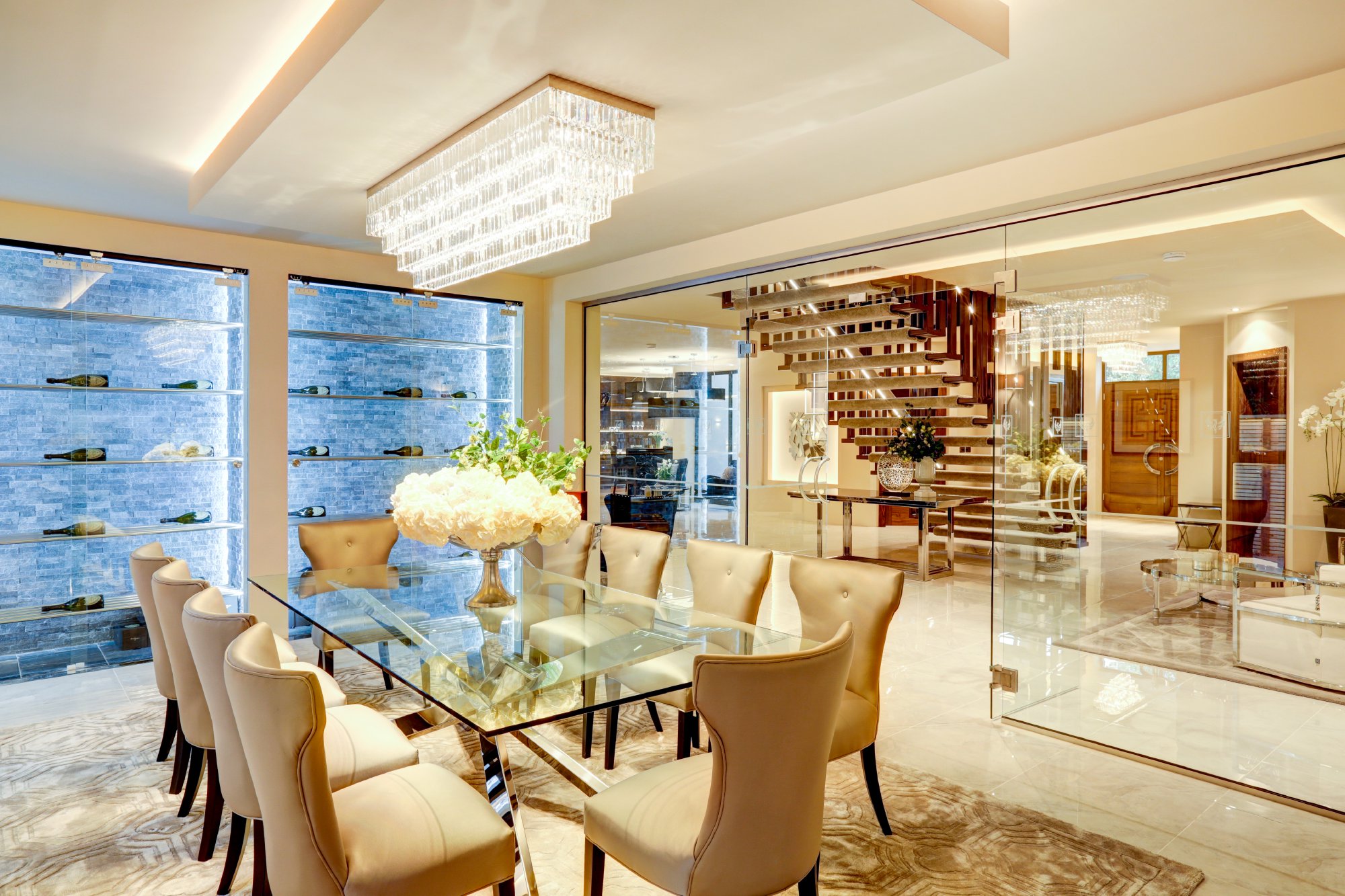 Guy Phoenix,Dining room