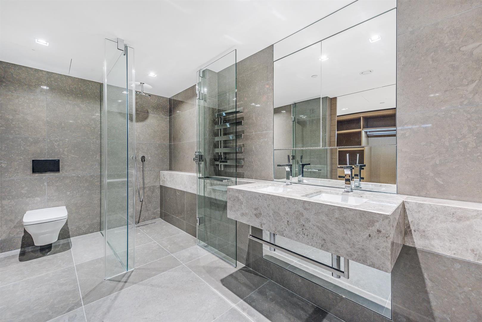 Rogers Stirk Harbour,Bathroom