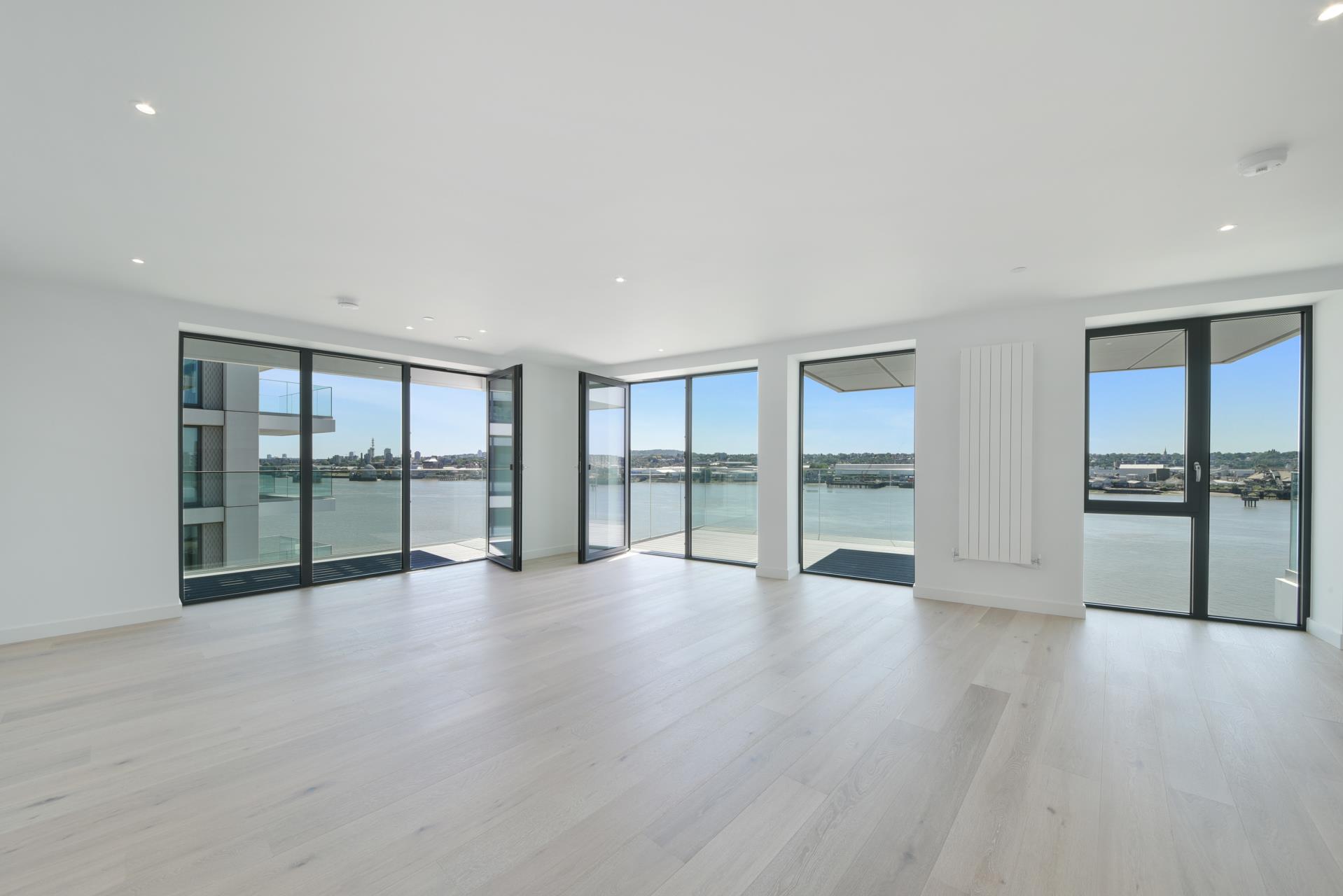 Royal Wharf,Window