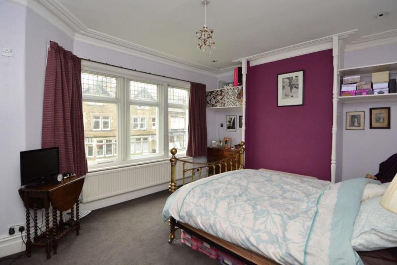 4 bed property for sale in Kings Road, Harrogate, North Yorkshire HG1