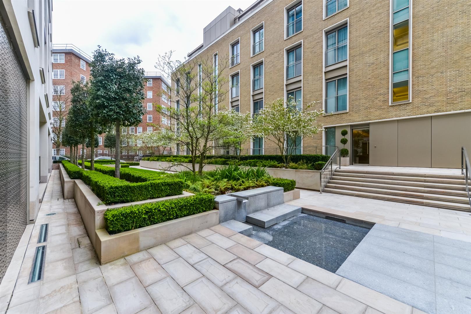 Ebury Square,Garden