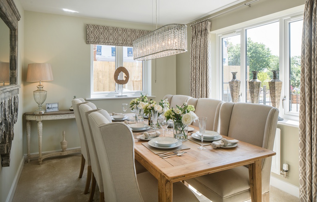 Crest Nicholson,Dining room