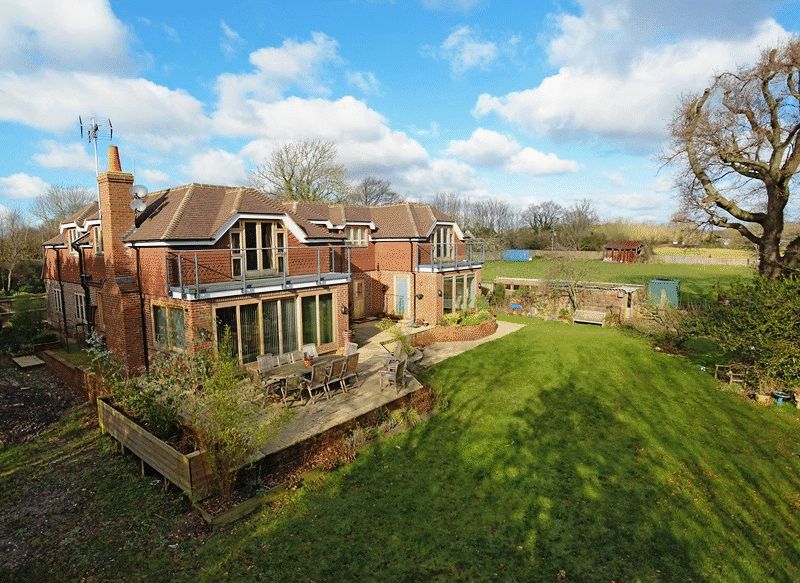 6 bed detached house for sale in London Road, Hassocks BN6 27880814