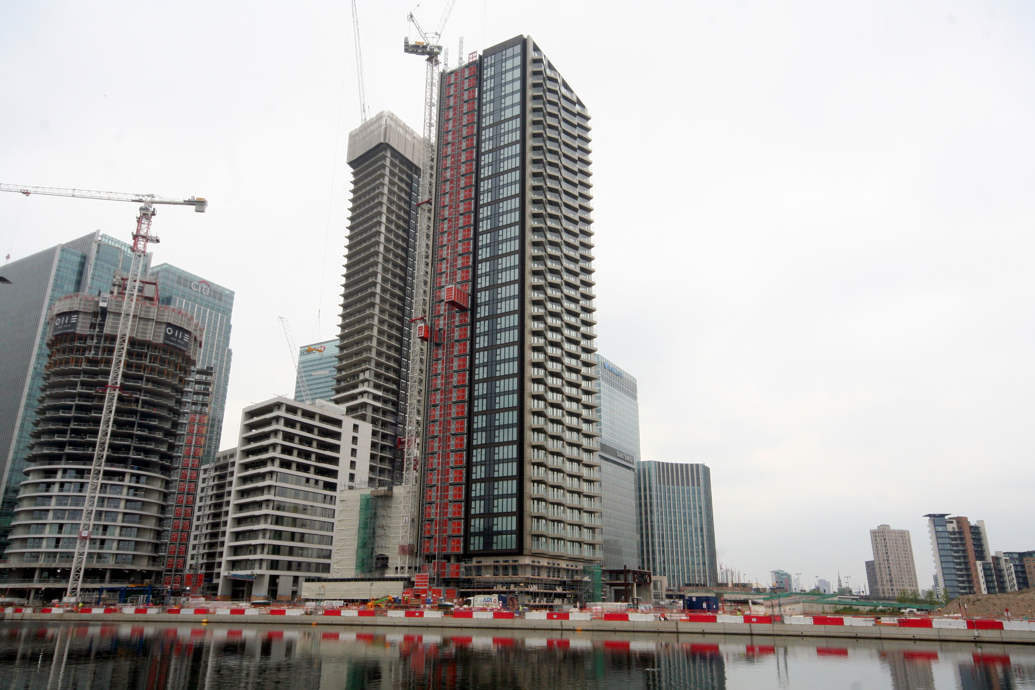 Surrey Quays,Local