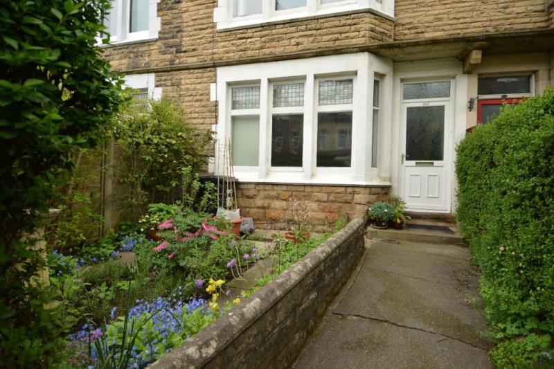 4 bed property for sale in Kings Road, Harrogate, North Yorkshire HG1