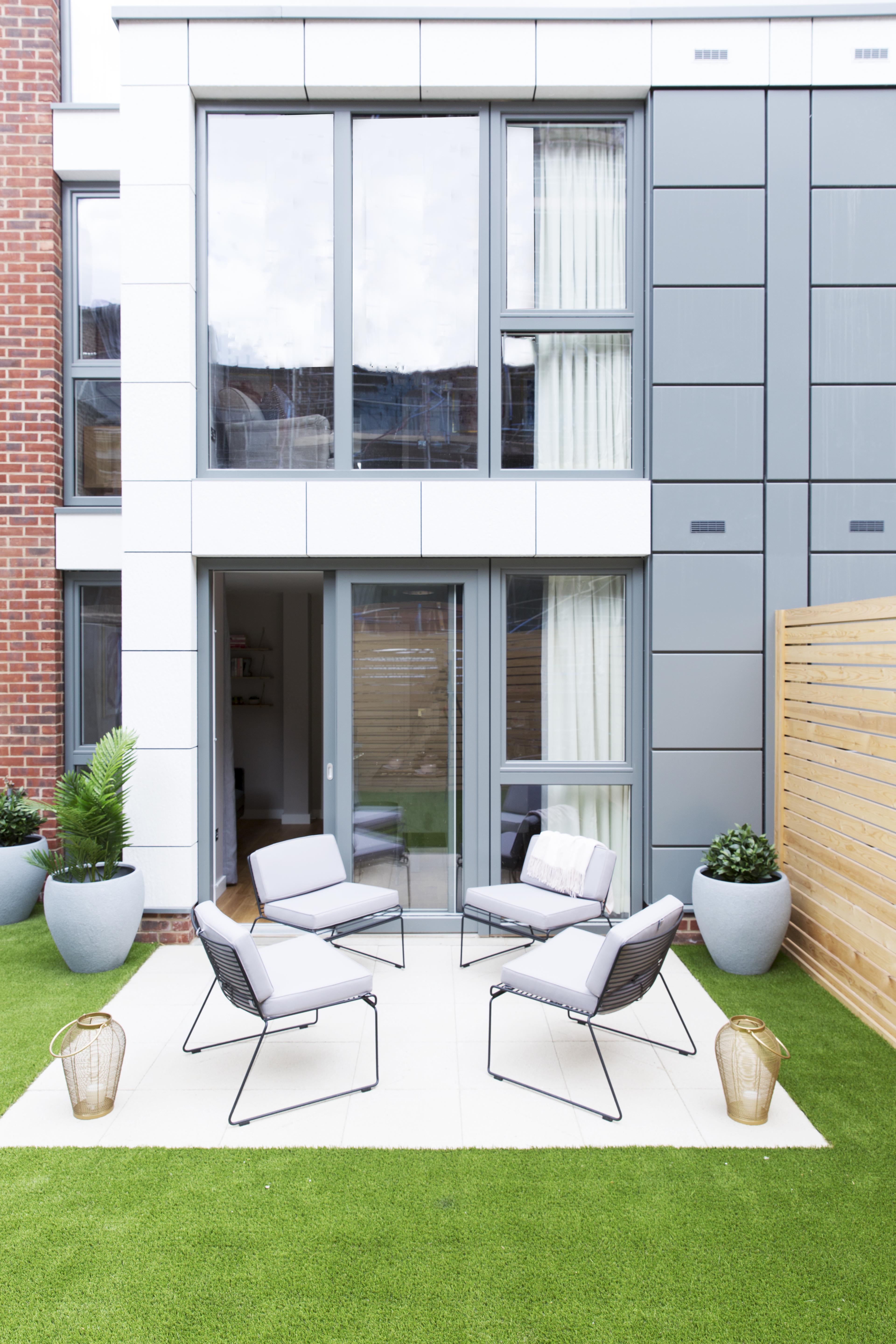 330 Clapham Road