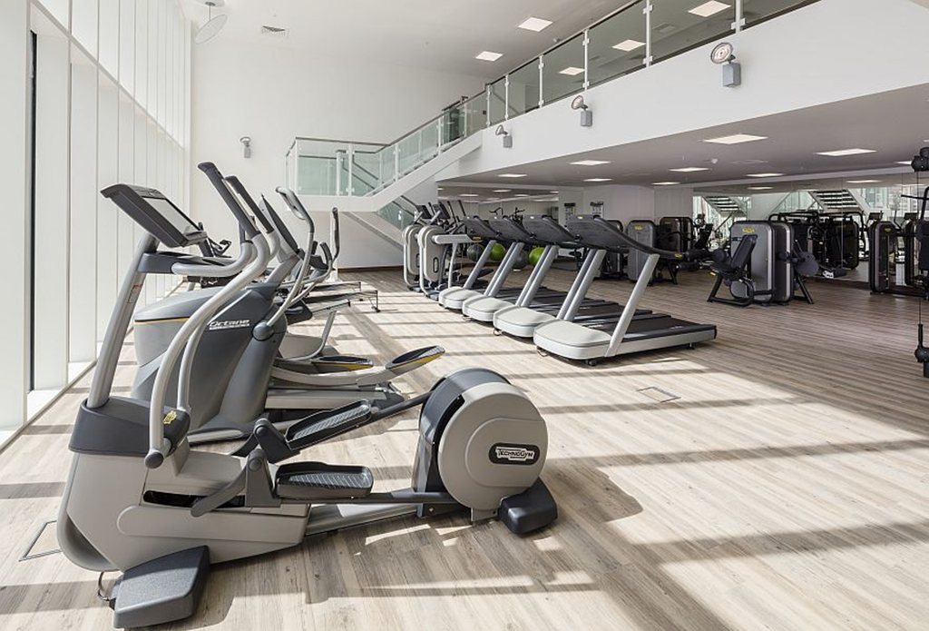 Nine Elms,Pool & Sport