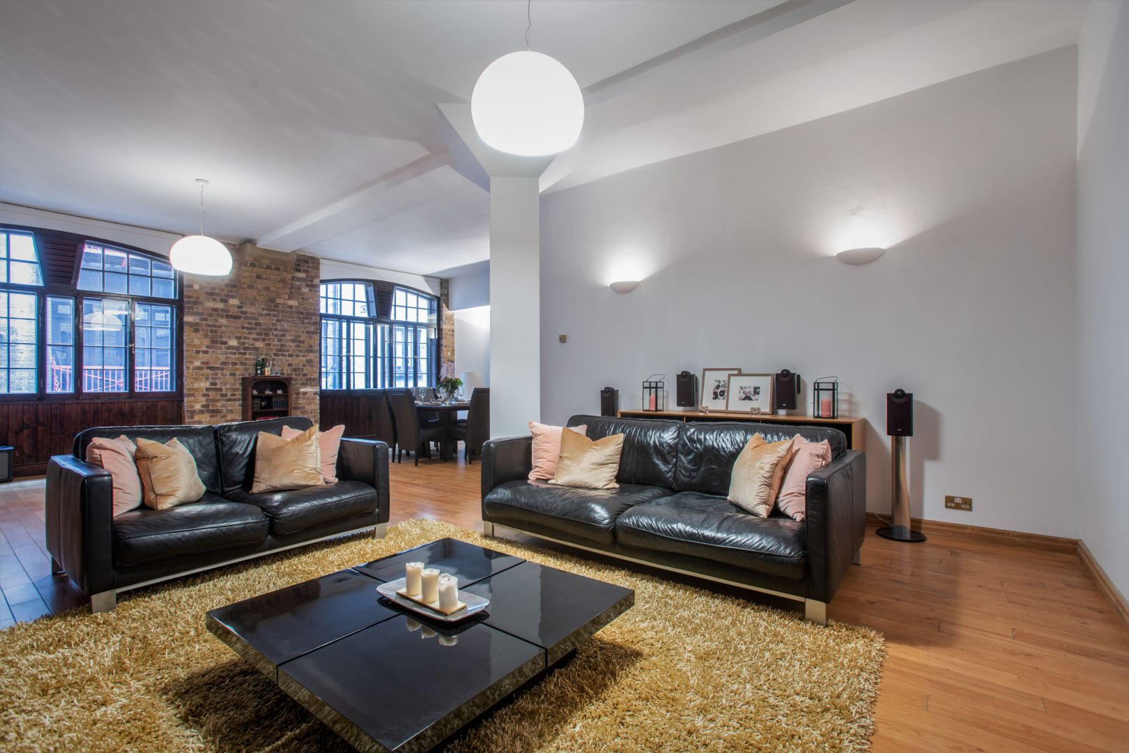 Telfords Yard,Family room
