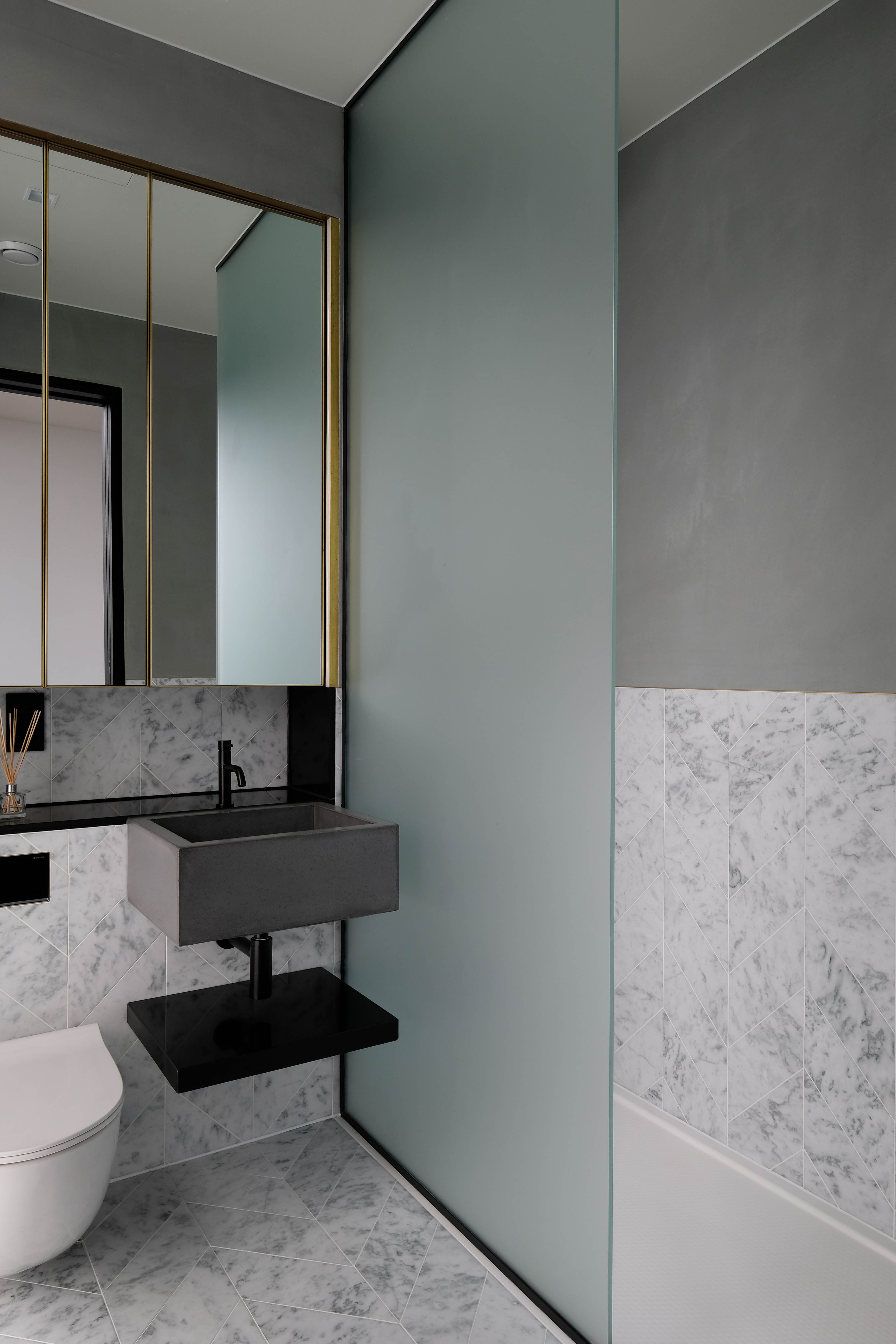 Pilbrow and Partners,Bathroom detail