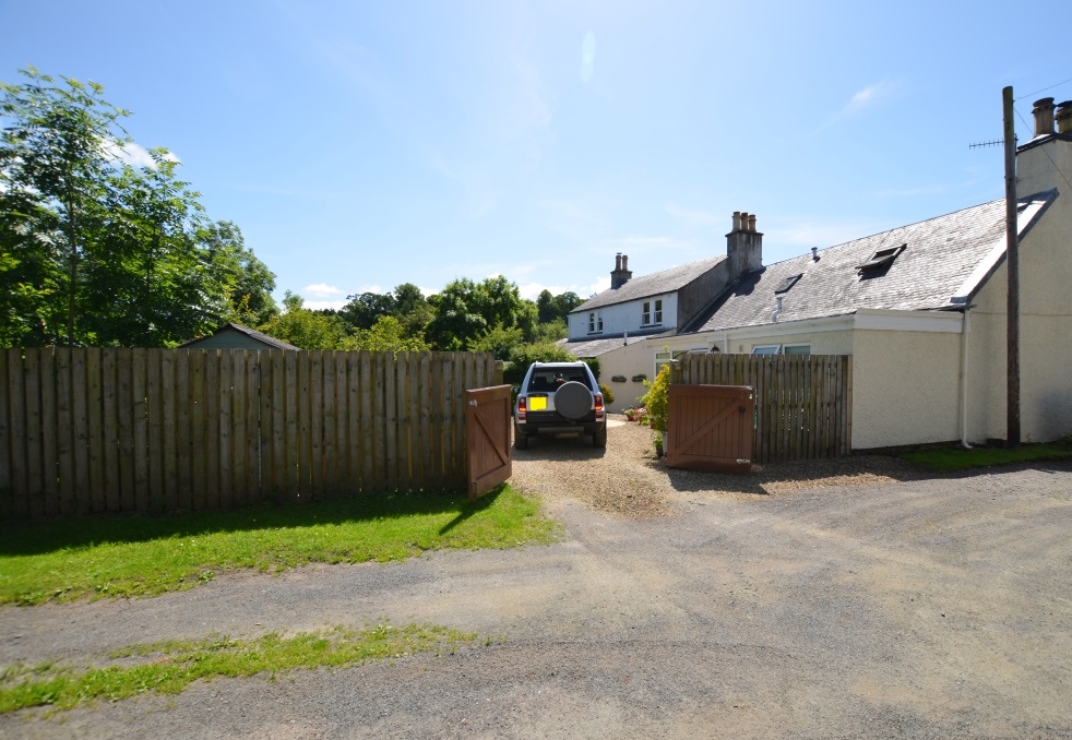 29 Straiton Road, Kirkmichael KA19, 2 bedroom cottage for sale