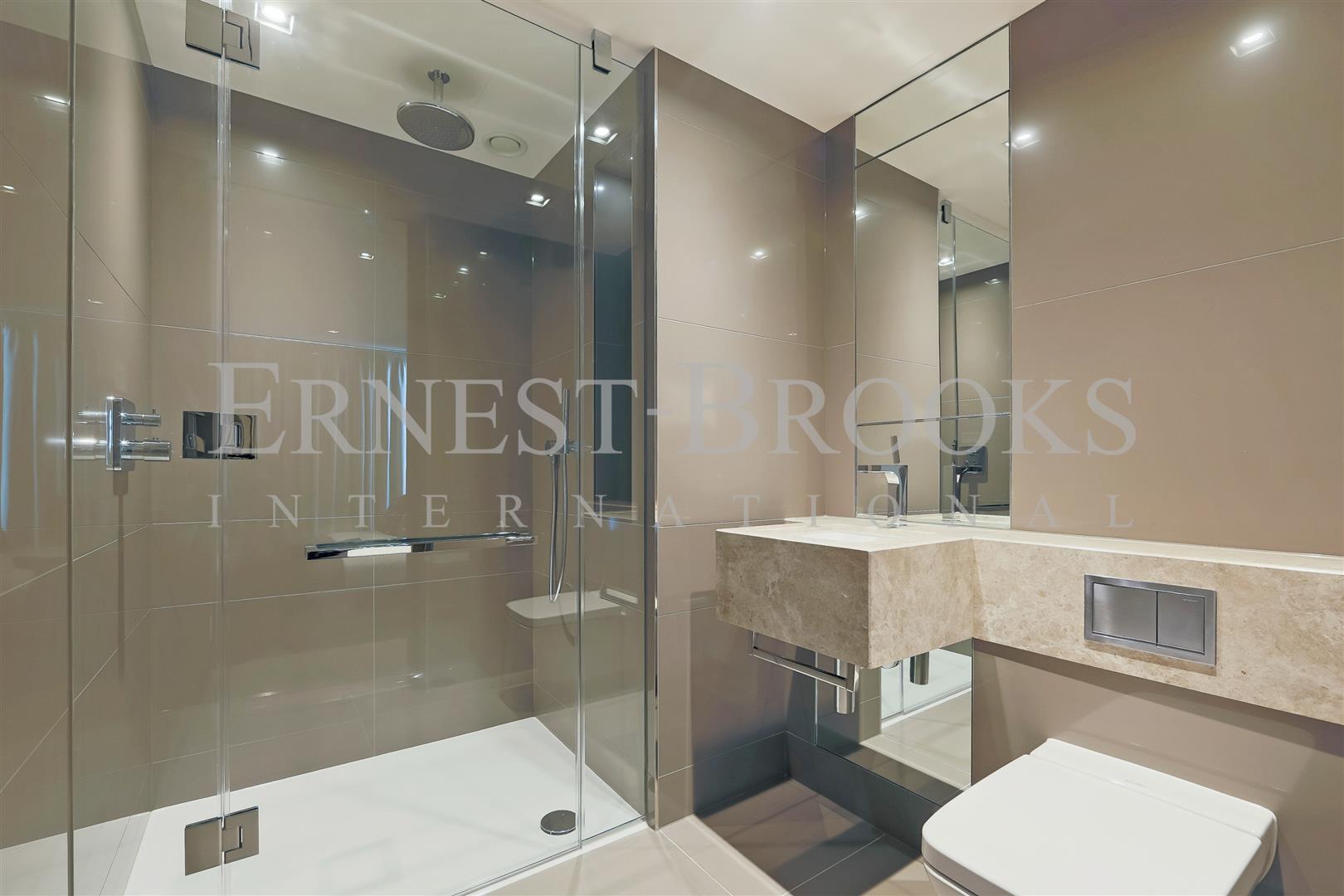 Rogers Stirk Harbour,Bathroom