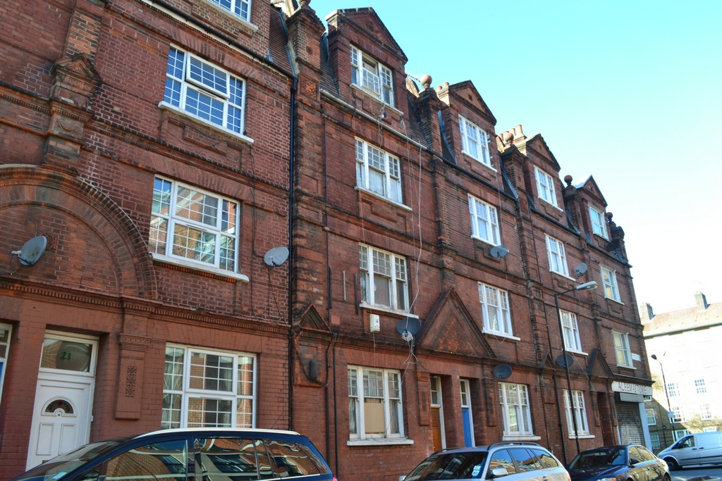 Crossrail,Front Elevation