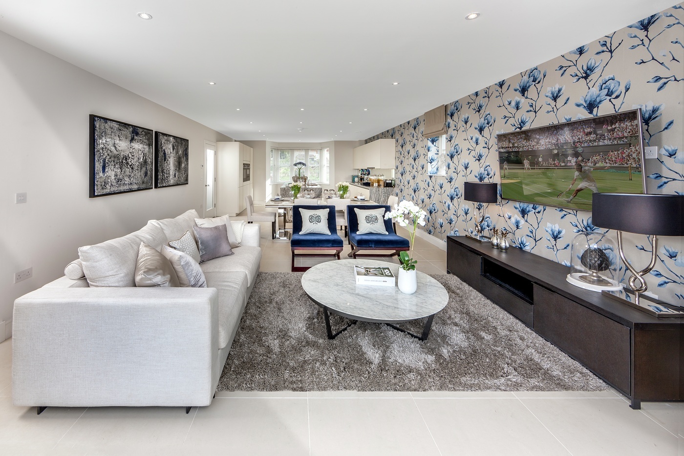 London Square,Family room