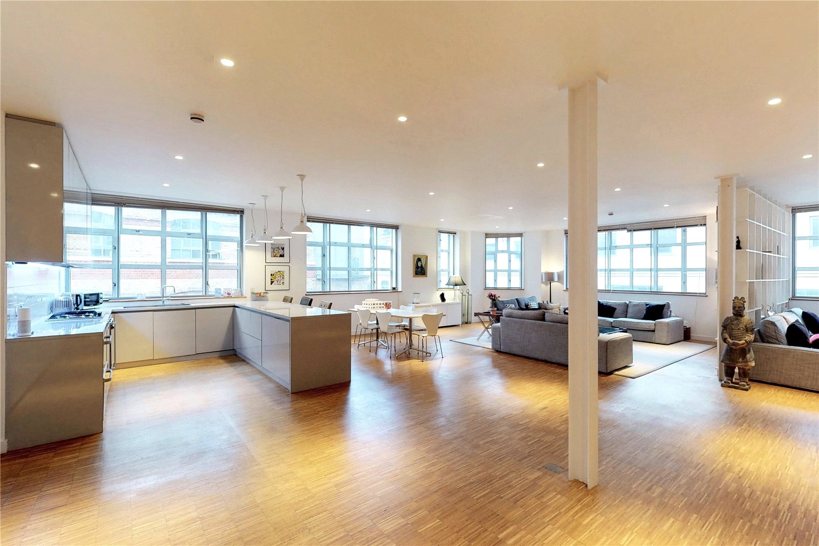 Shepherdess Walk,Family room