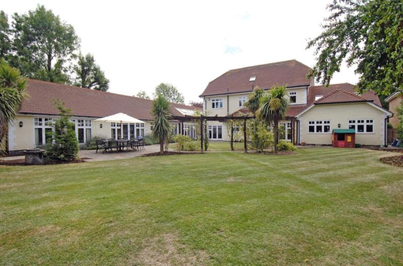 Ernest Road, Hornchurch, Essex RM11, 5 bedroom detached house for sale
