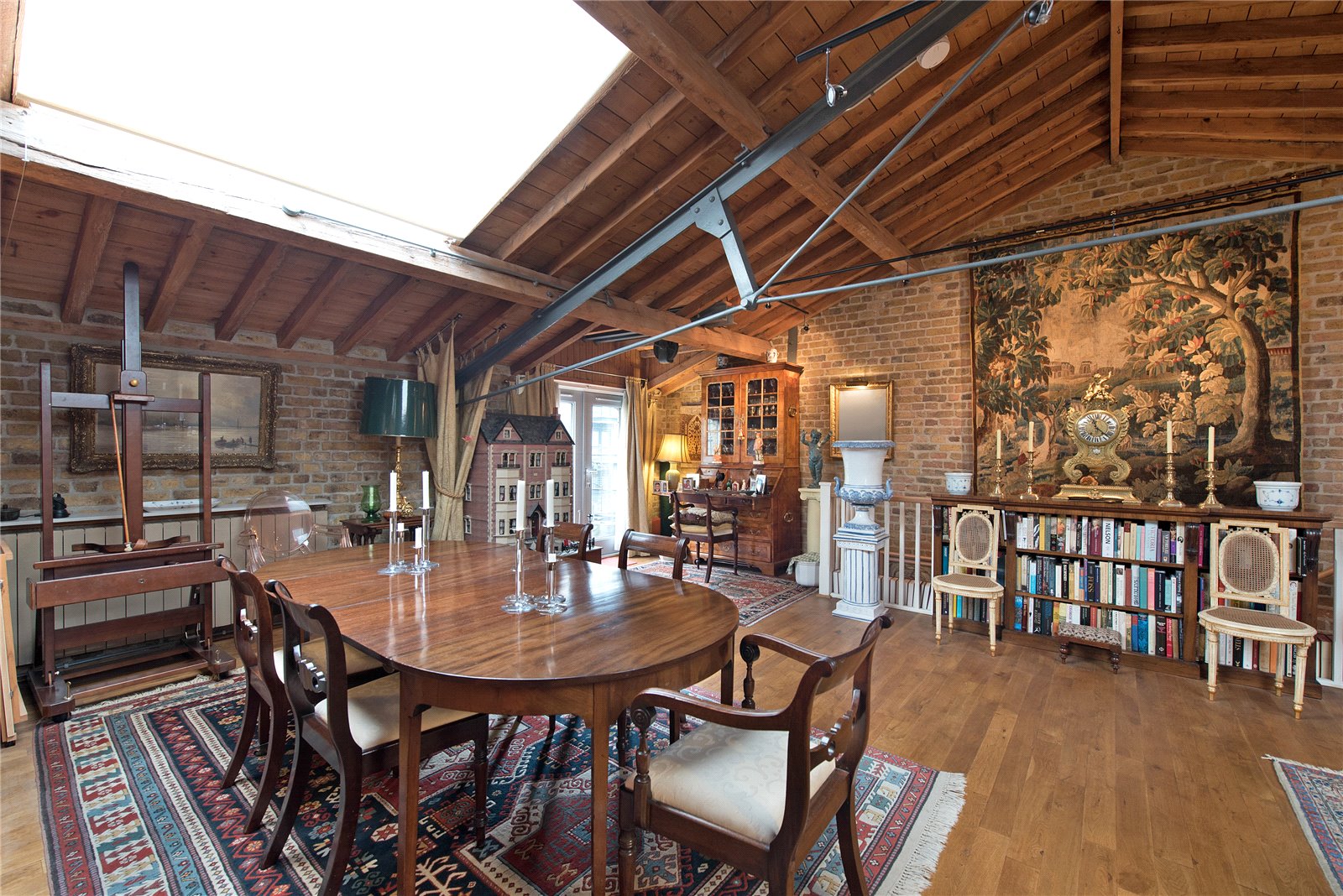 Butlers and Colonial Wharf,Dining room