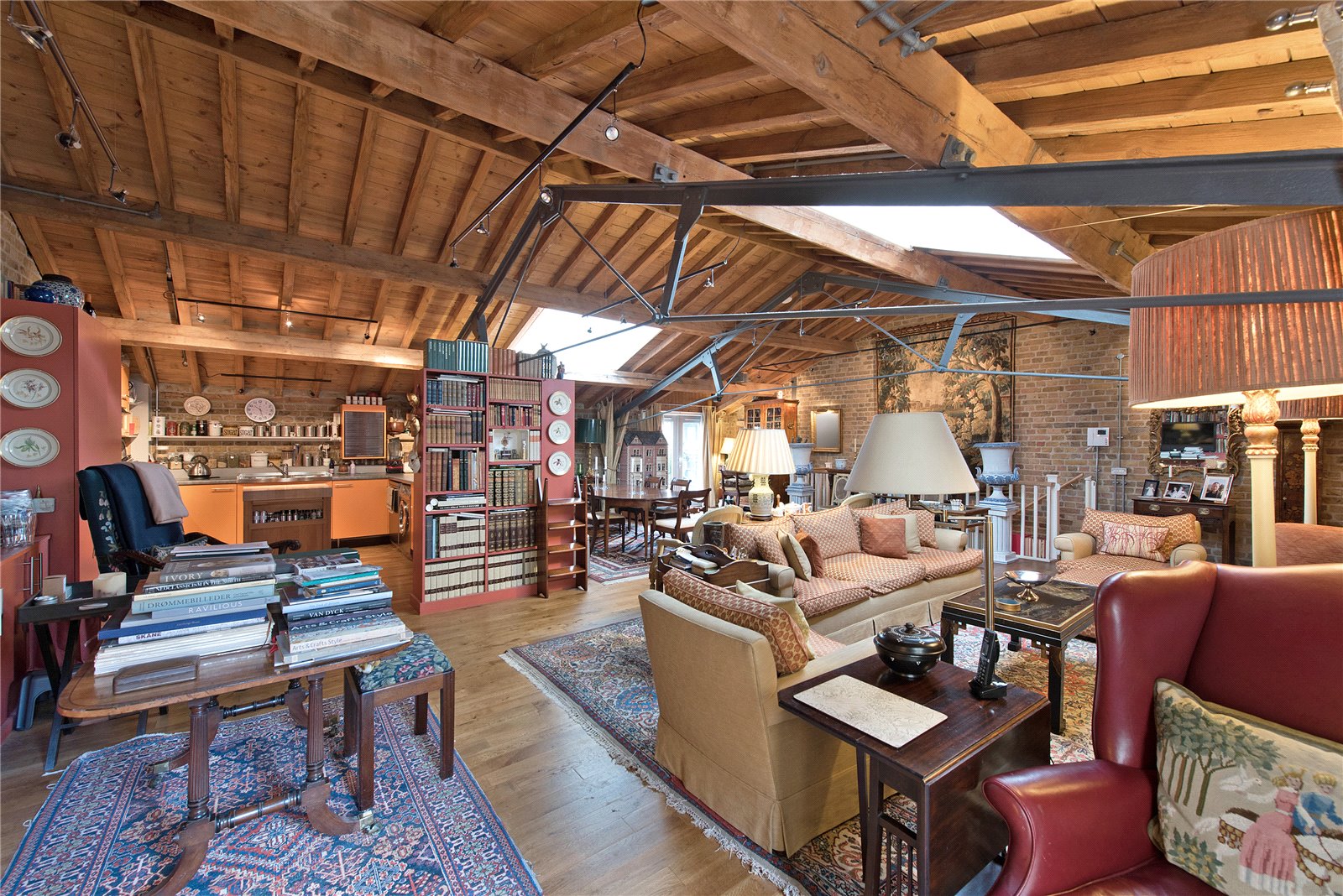 Butlers and Colonial Wharf,Family room