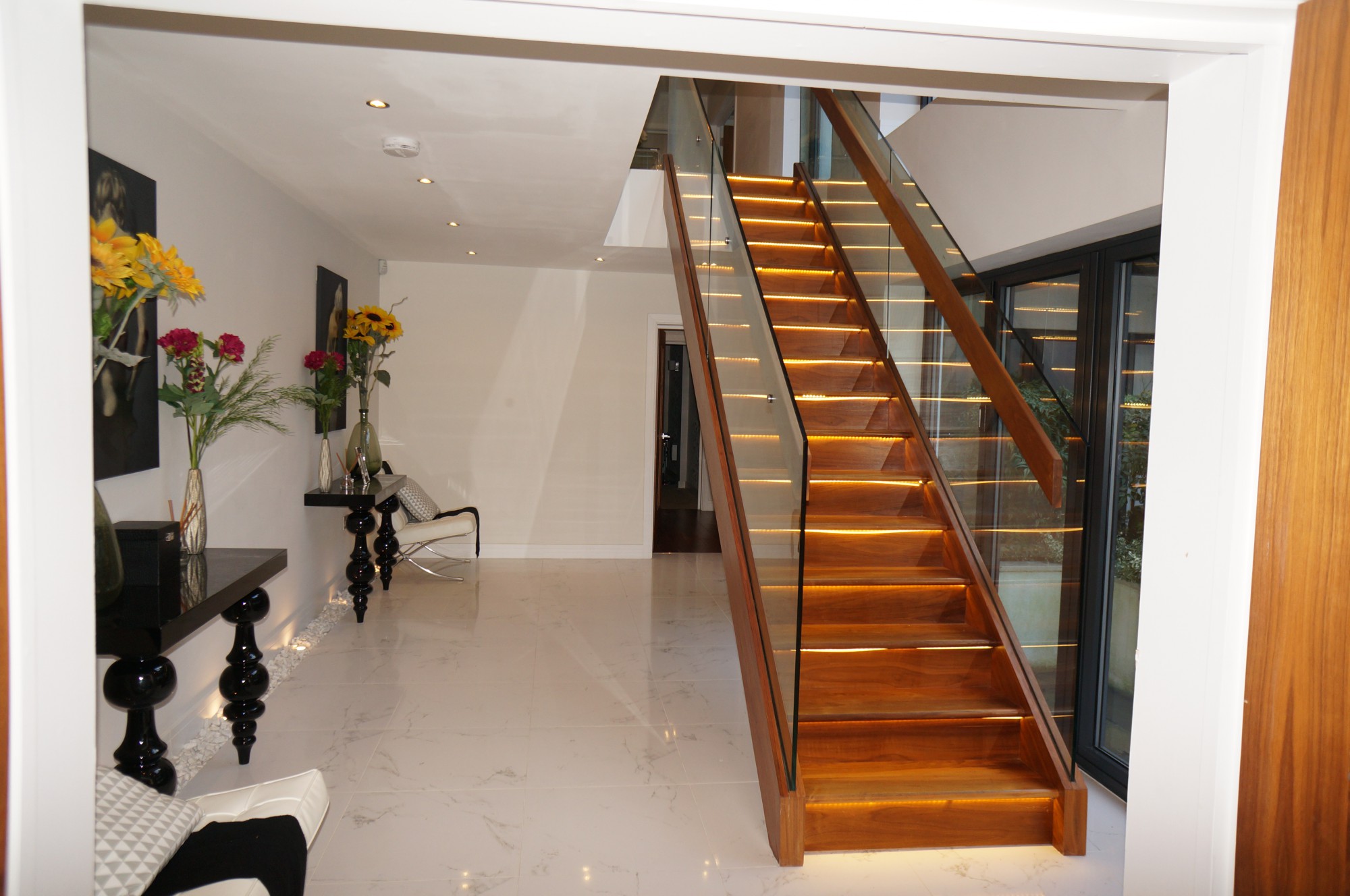 Amara Property,Entrances