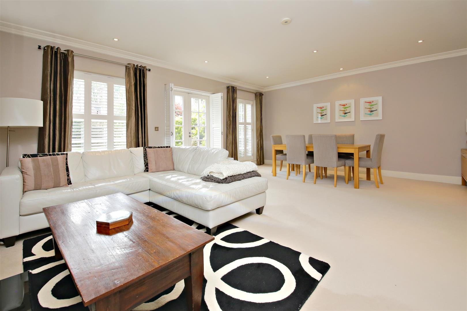 Wall Hall,Lounge