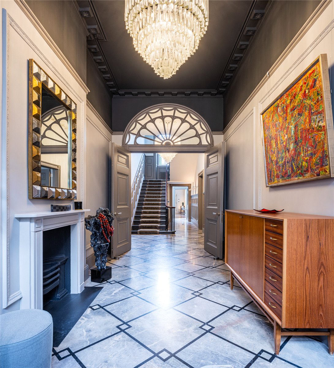 6 bedroom town house for sale 0