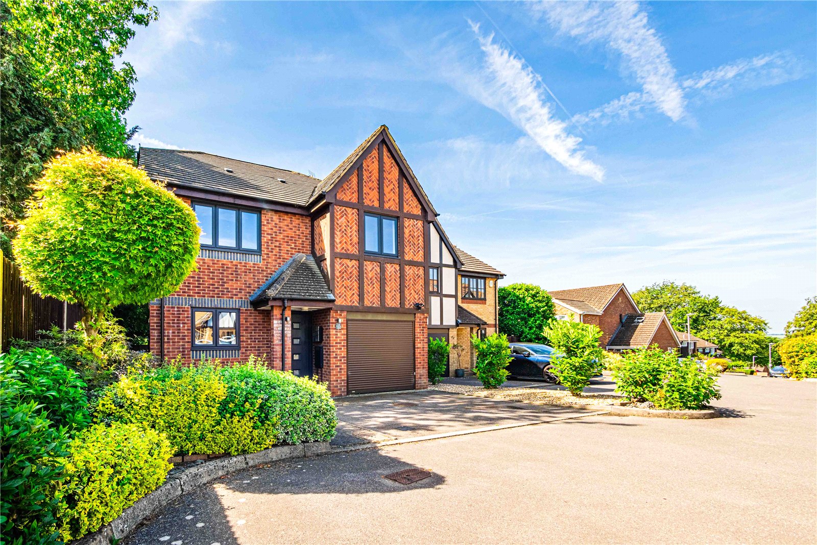 33, Walnut Grove, Hertfordshire photo 3
