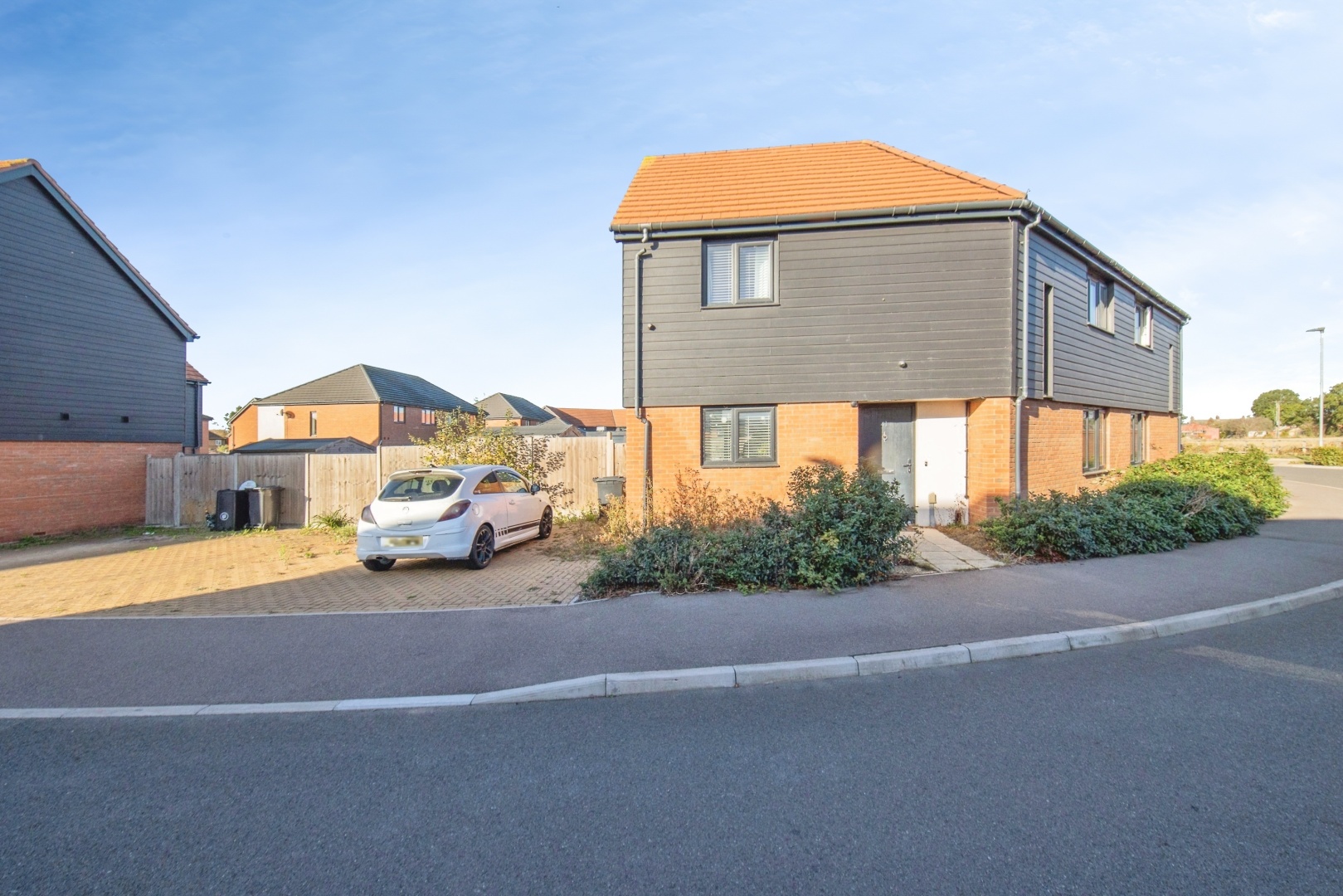 3 bed semi-detached house for sale