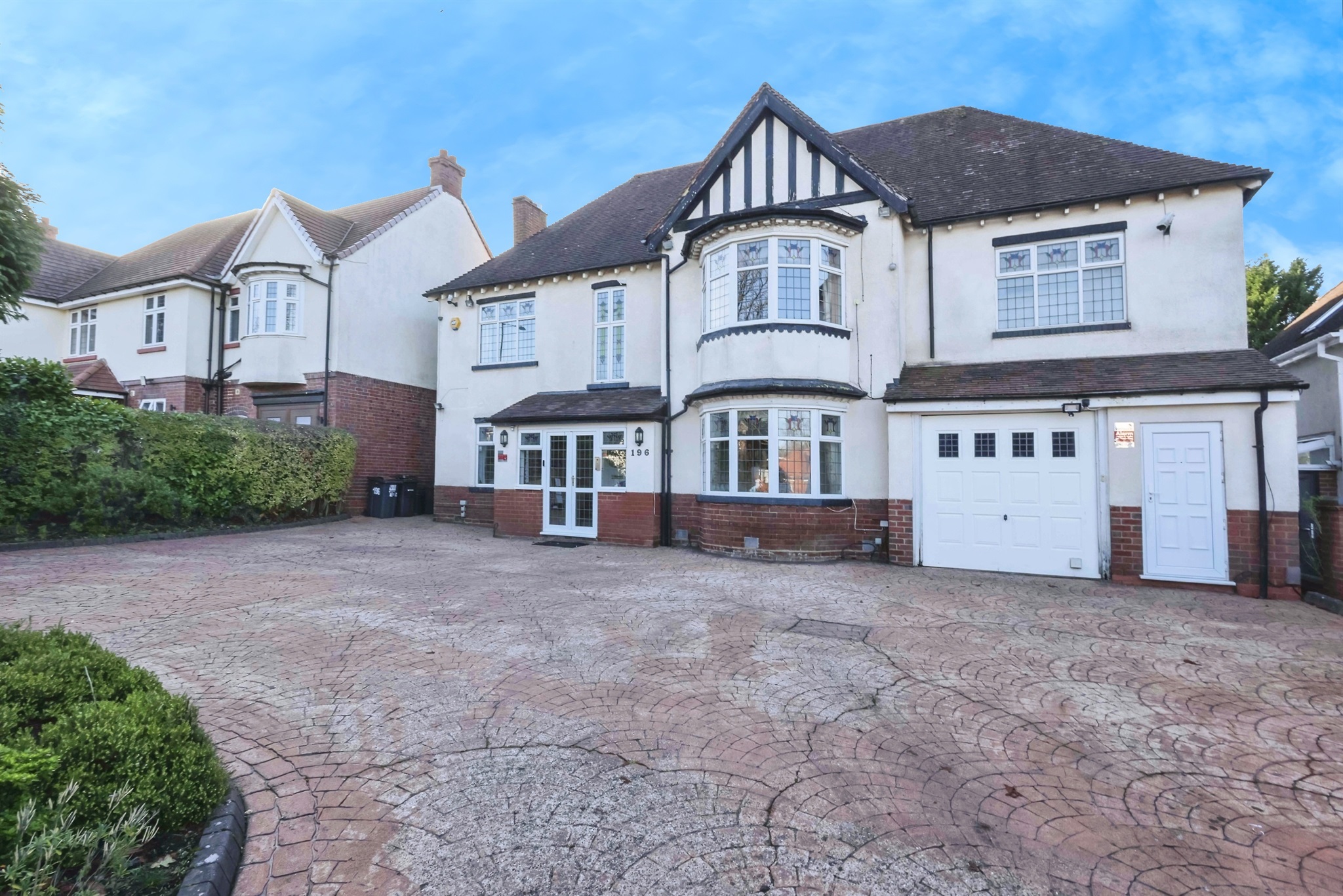 6 bedroom detached house for sale 0