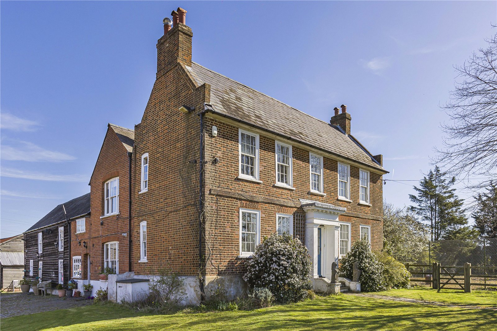 5 bedroom detached house for sale 0