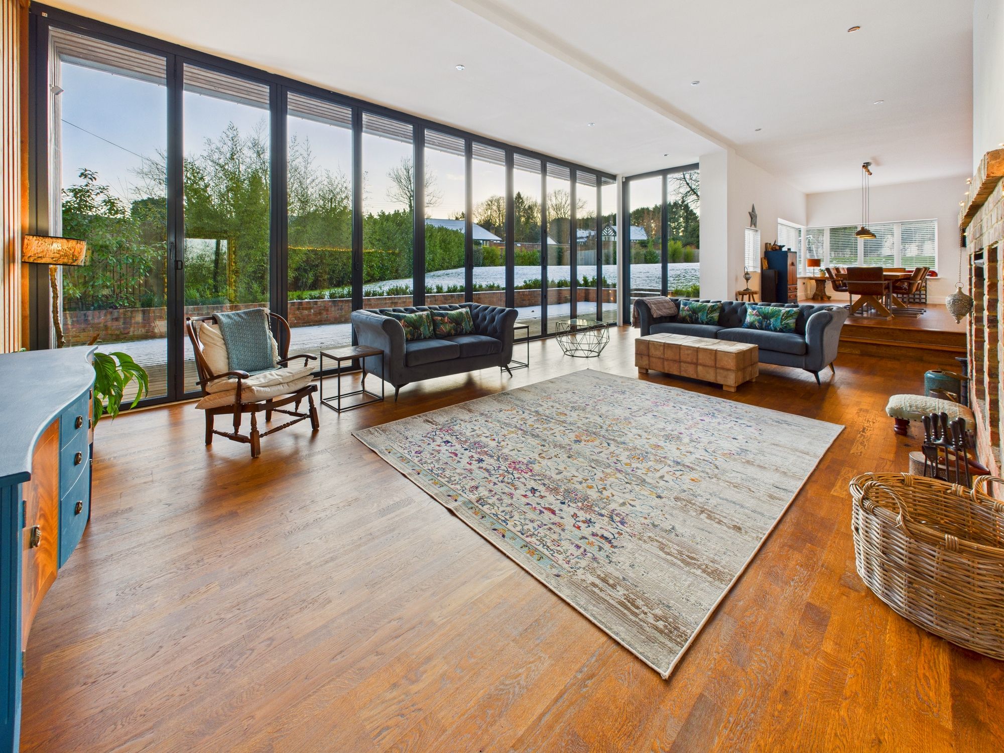 5 bedroom detached house for sale 0