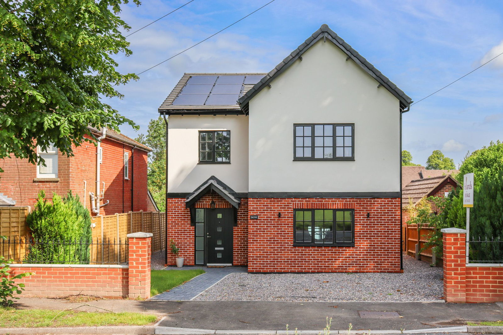 5 bedroom detached house for sale