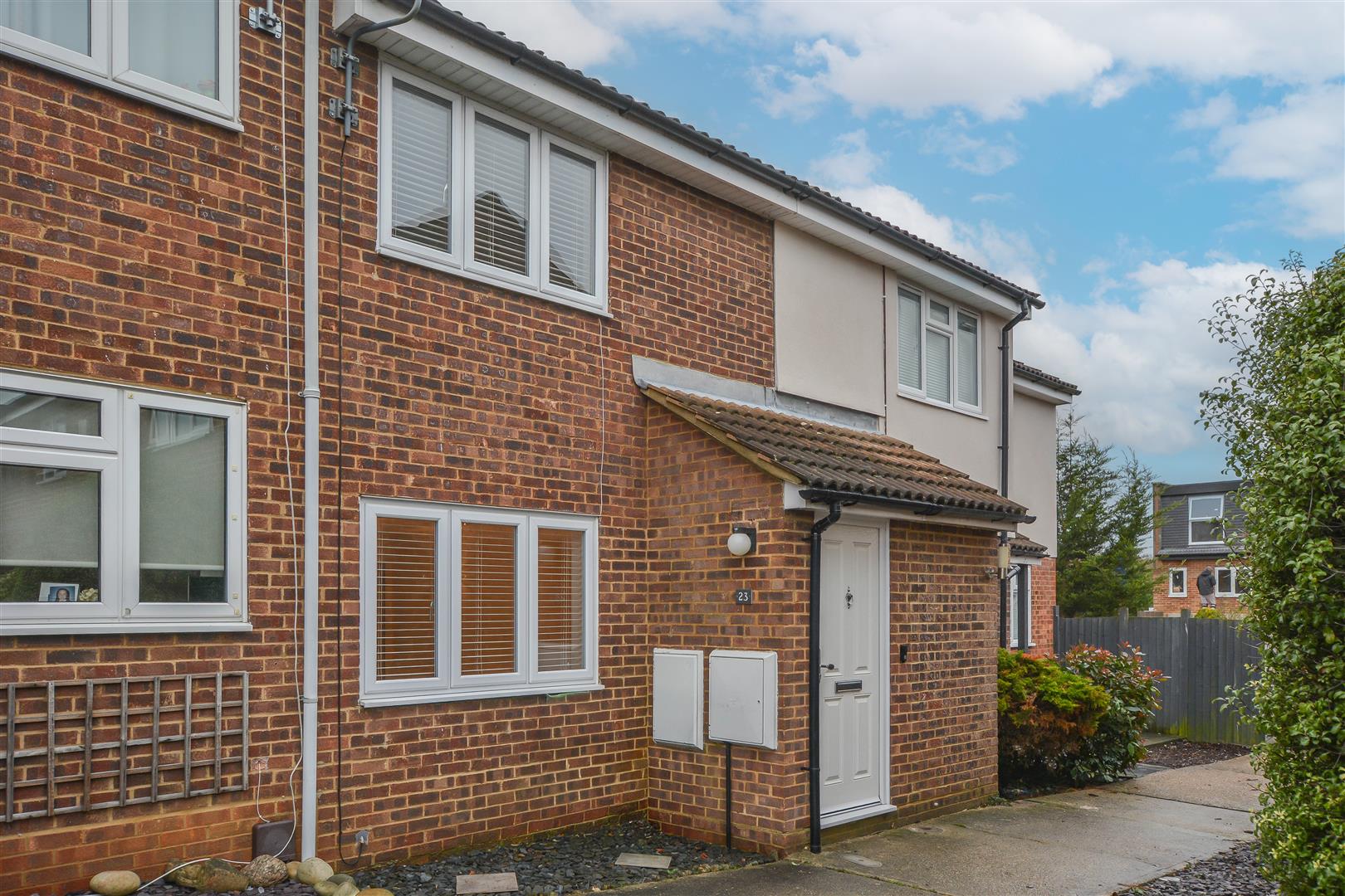 2-bed house on 23, Hazeleigh, Brentwood, £365,000