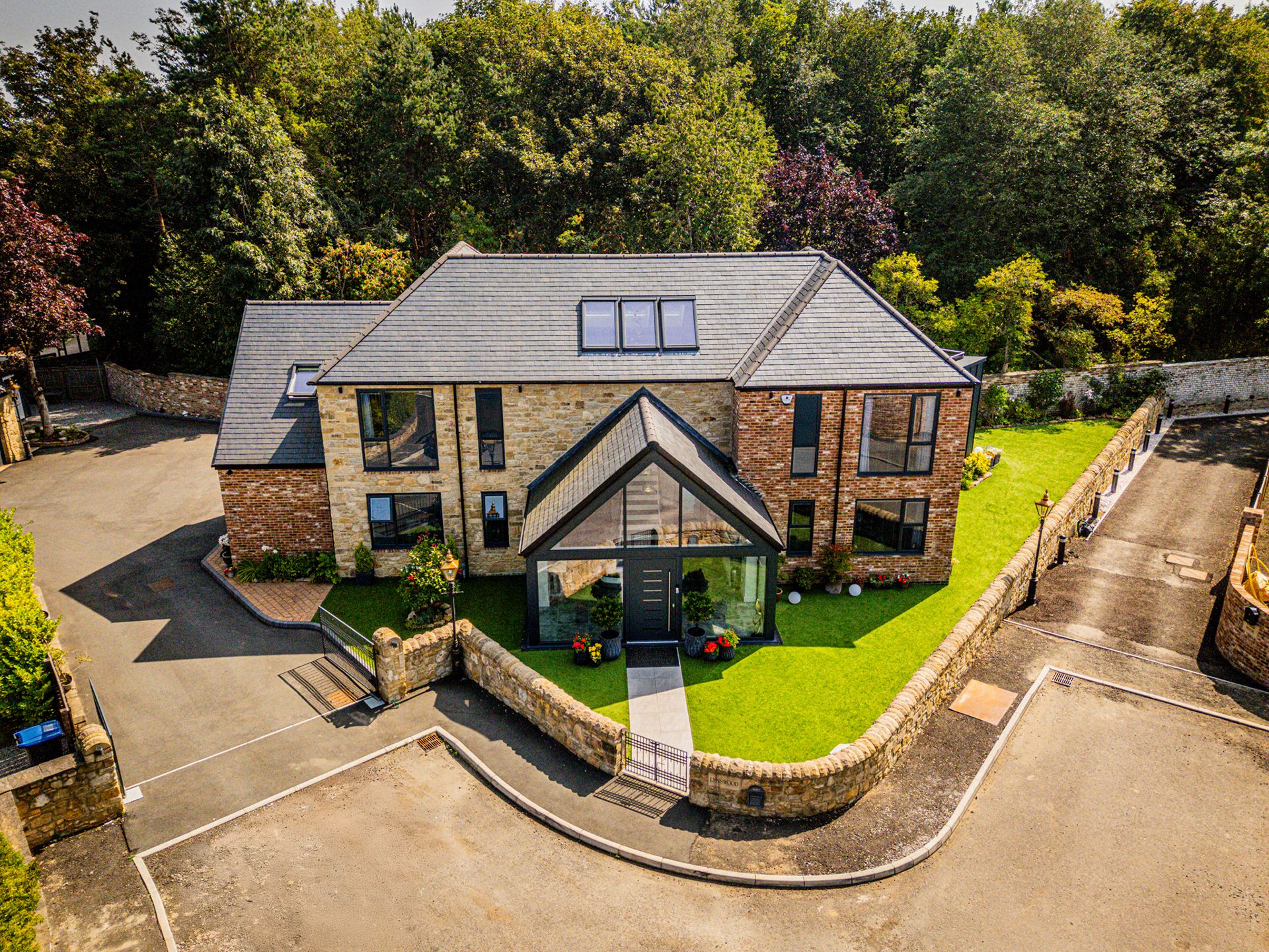 3 bedroom flat for sale in London