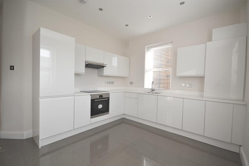 2 Bedrooms Flat to rent in Castellain Road, London W9