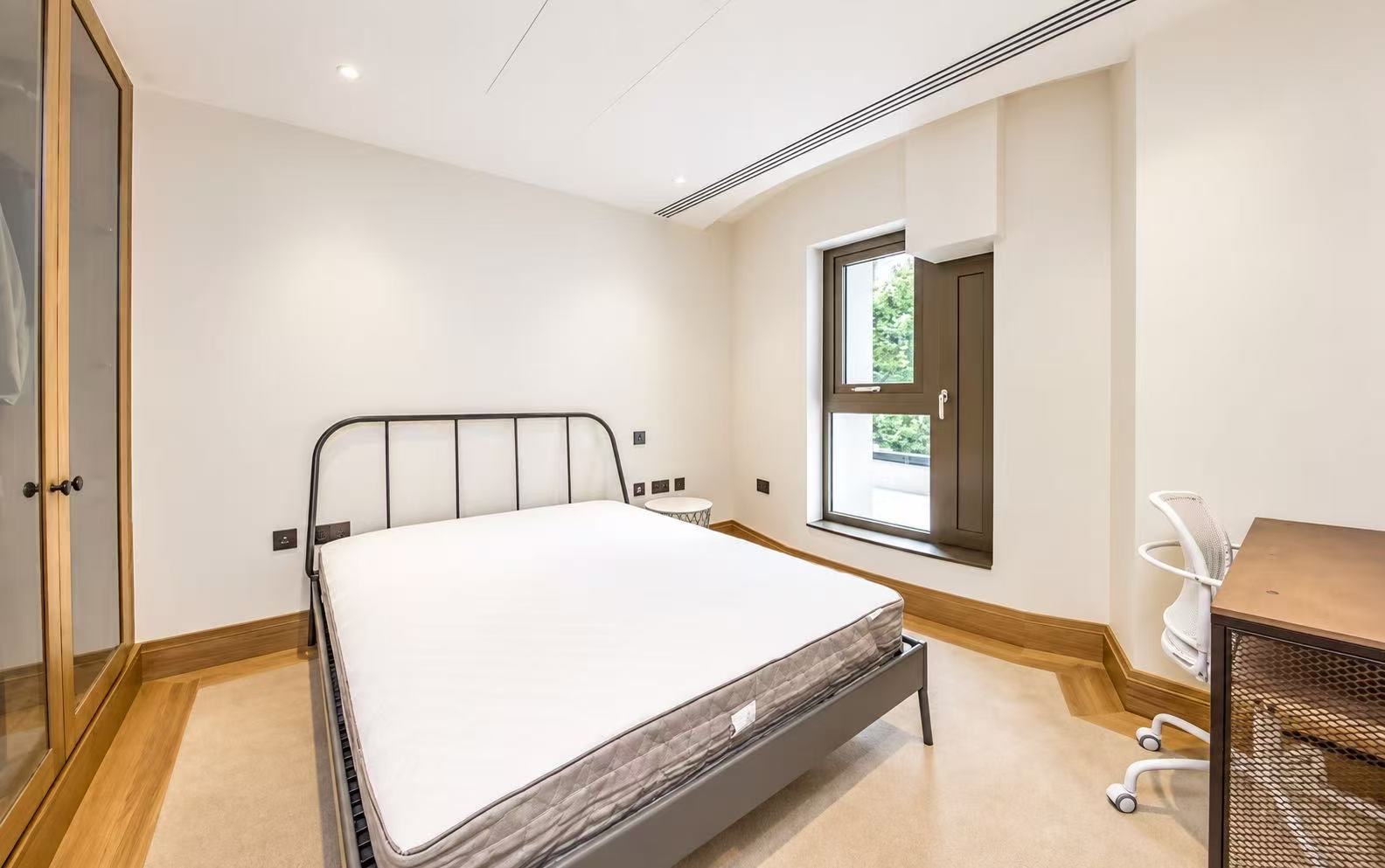Apartment 4, Cleland House, London photo 4