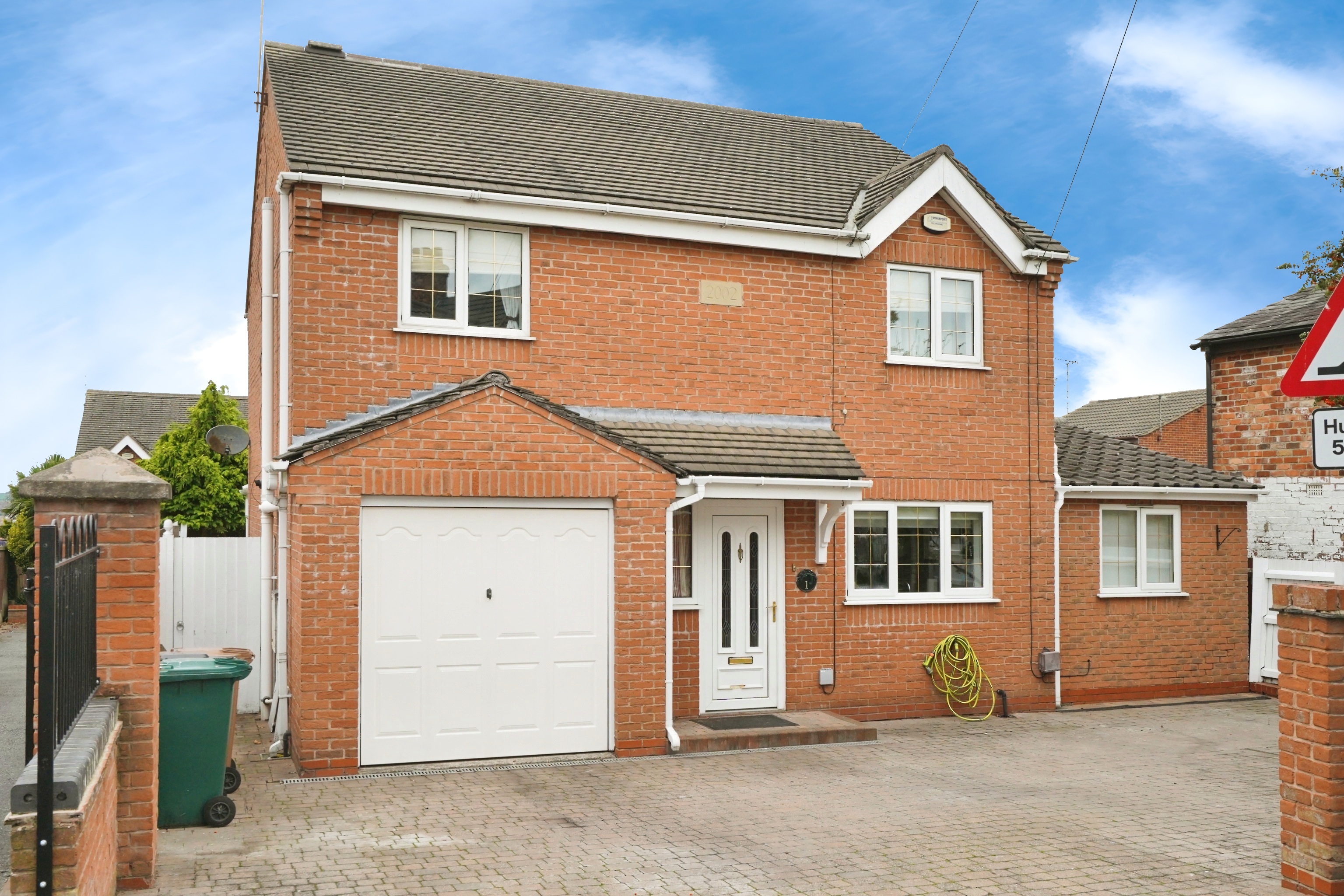 4-bed house on 1, Wood Street, Swadlincote, £270,000