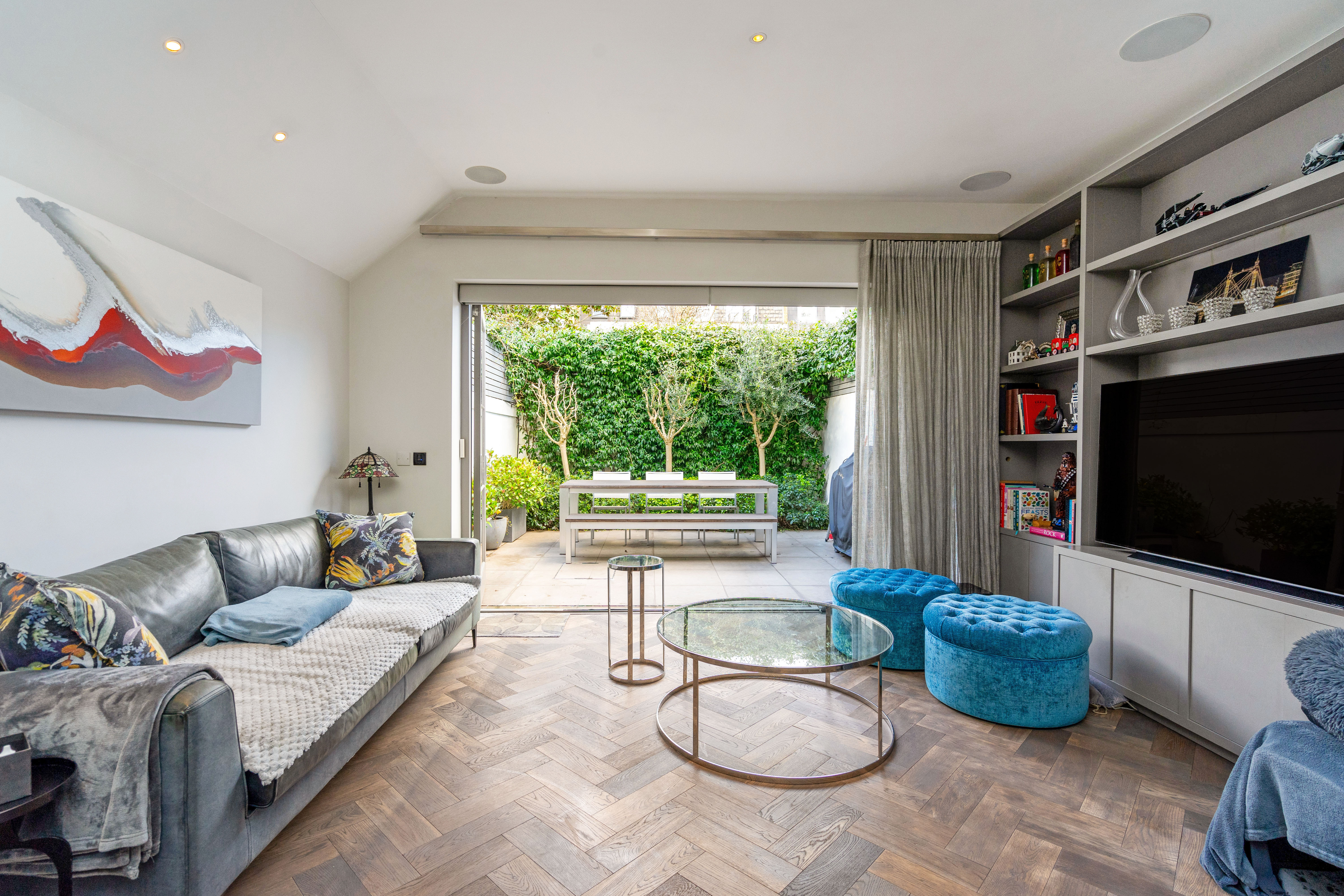 6 bedroom end terrace house for sale in London