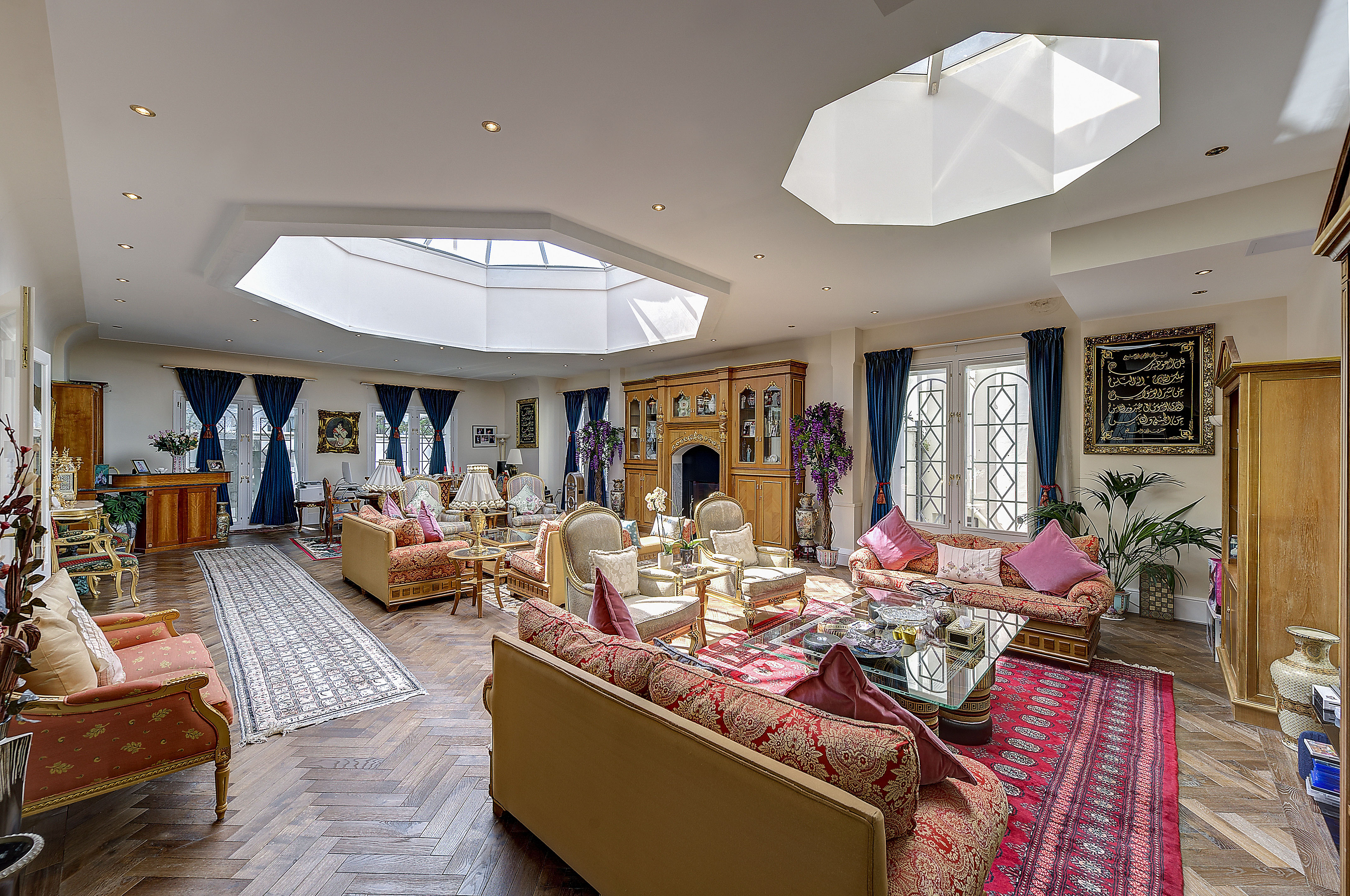 7 bedroom detached house for sale 0