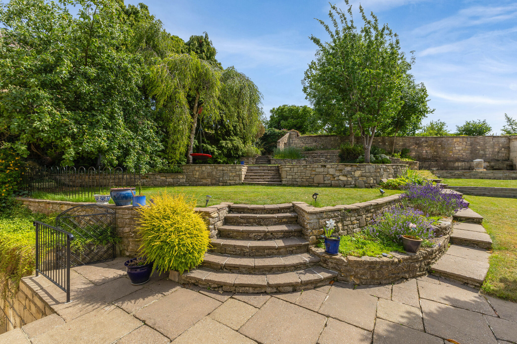 5 bedroom detached house for sale 0